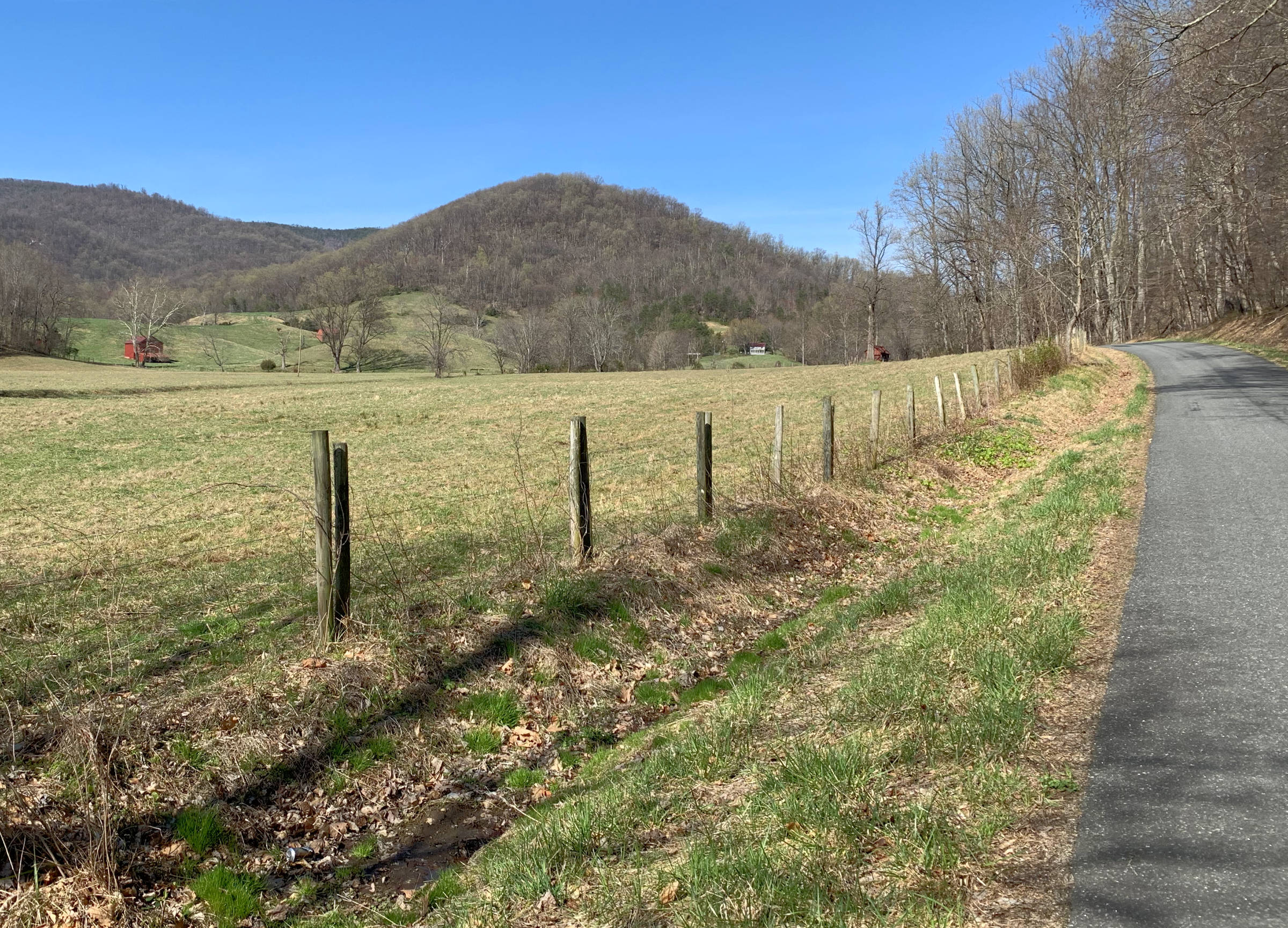 The climb out of Syria on Etlan Road